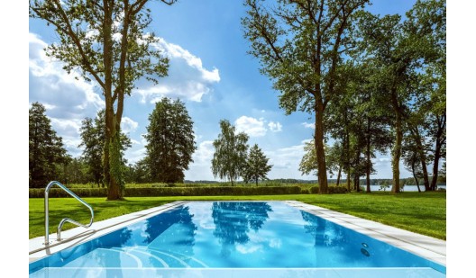 pool spa hotel resort villa contessa