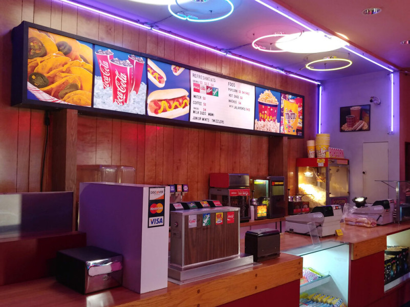 plus74 retro cinema usa california location10