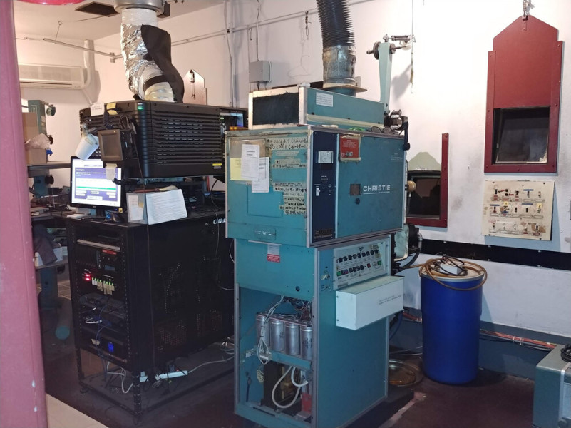 plus74 retro cinema usa california location15