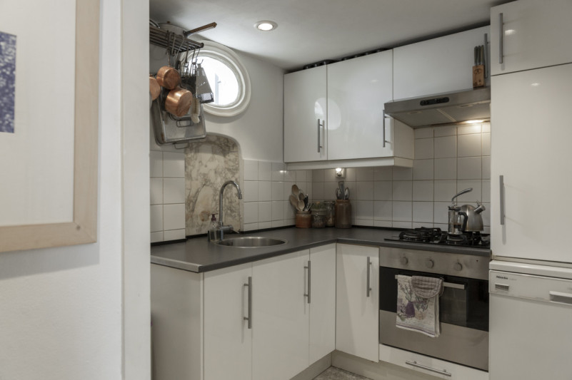 plush74 classic canal house location amsterdam 13