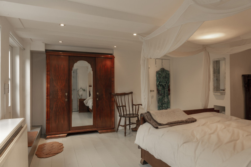 plush74 classic canal house location amsterdam 20