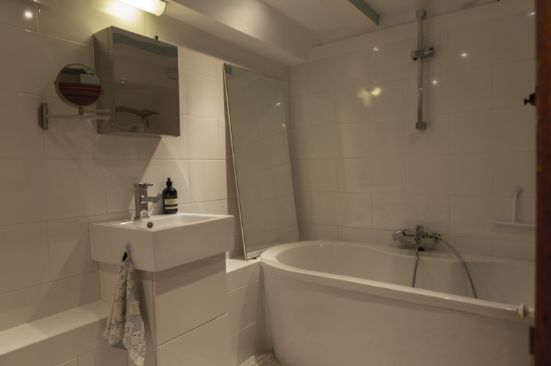 plush74 classic canal house location amsterdam 24