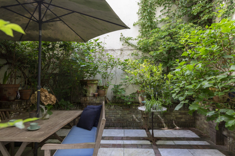 plush74 classic canal house location amsterdam 26