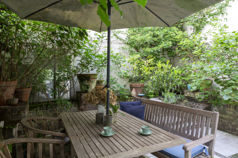 plush74 classic canal house location amsterdam 27