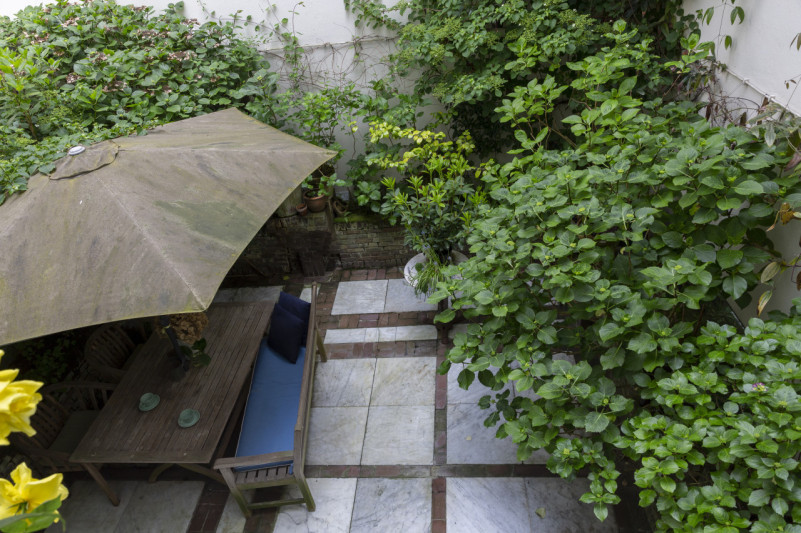 plush74 classic canal house location amsterdam 32