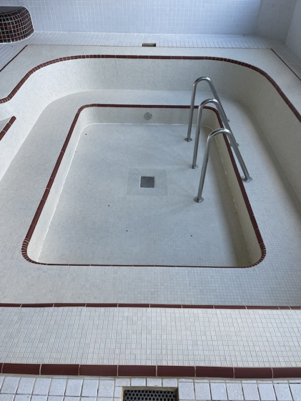 plush74 film photo event location switzerland vulpera hotel swimming pool indoor retro 4