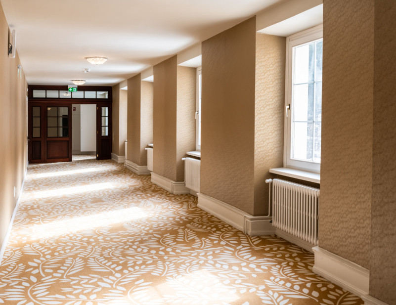 plush74 grand history hotel 28