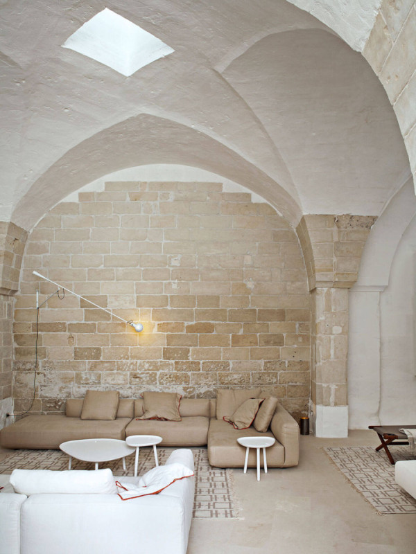 pluche74 italie apulië locatie huren shoot film foto villa binnenplaats 1