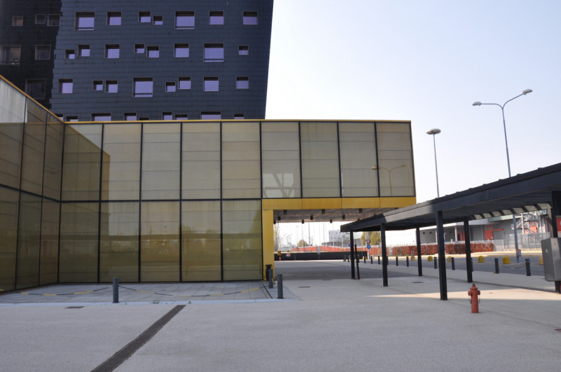 plush74 italy milano location rent shoot film photo streets parking modern architecture glass 24