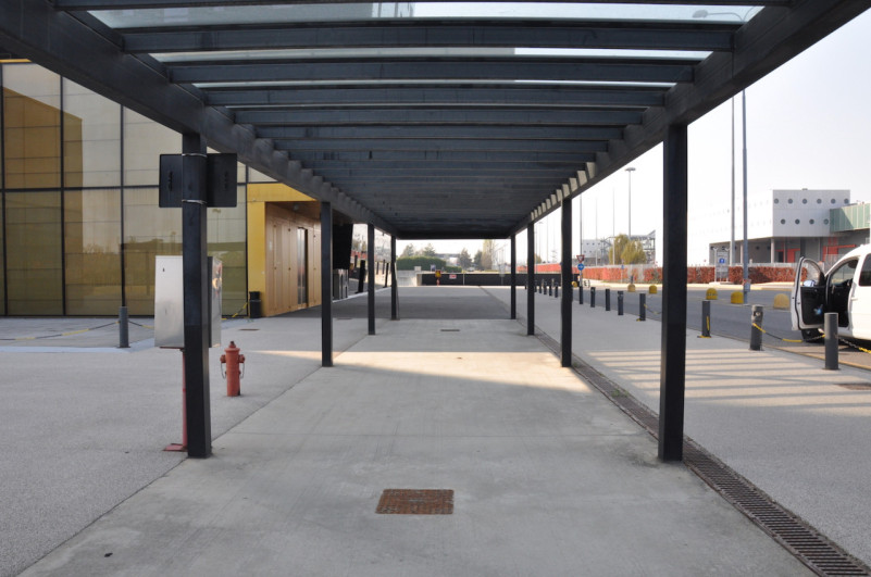 plush74 italy milano location rent shoot film photo streets parking modern architecture glass 26