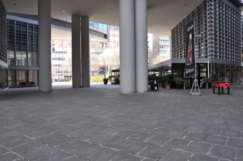 plush74 italy milano location rent shoot film photo streets square modern architecture glass 14