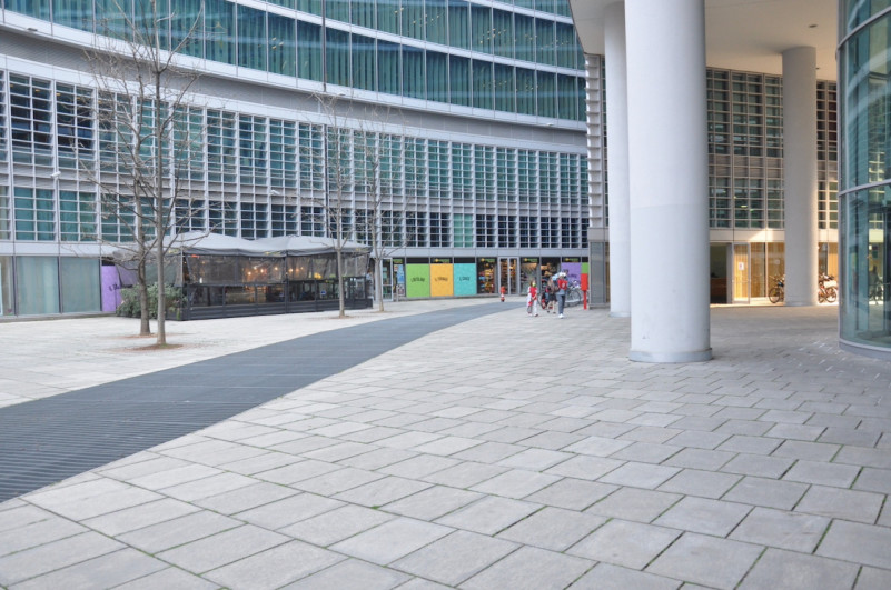 plush74 italy milano location rent shoot film photo streets square modern architecture glass 17