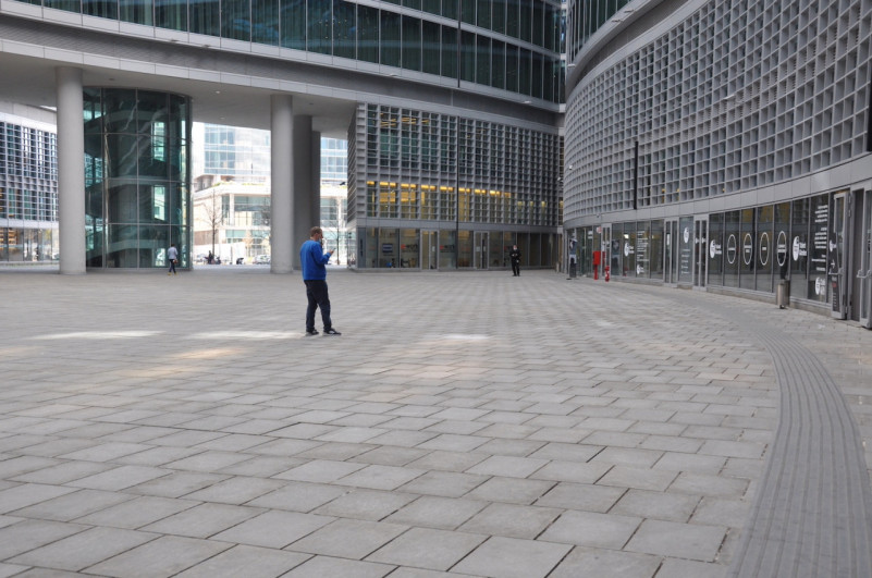 plush74 italy milano location rent shoot film photo streets square modern architecture glass 26