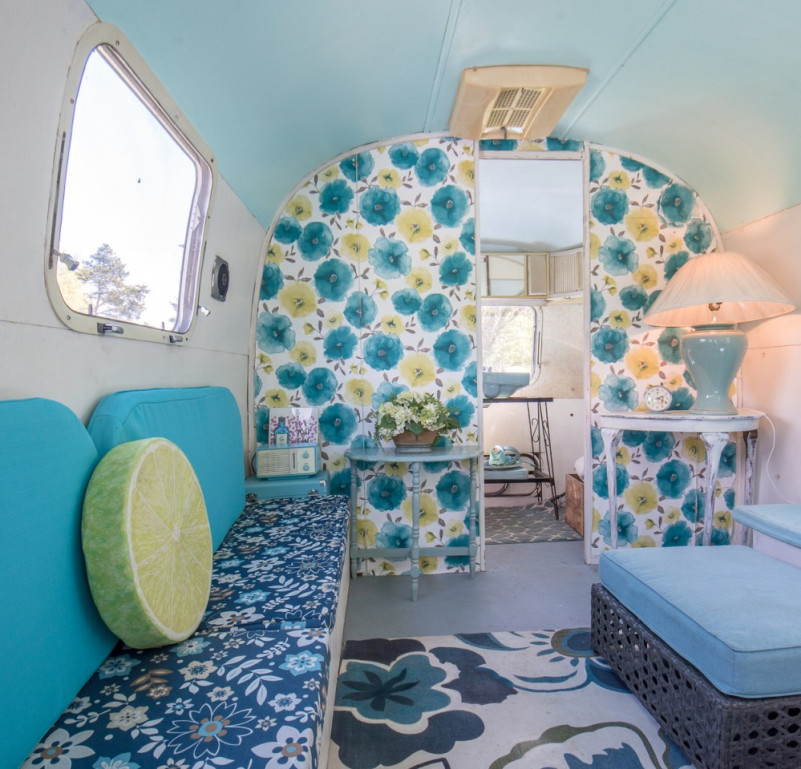 plush74 ubicación película foto canada bc único airstream vintage montaña vintage 4