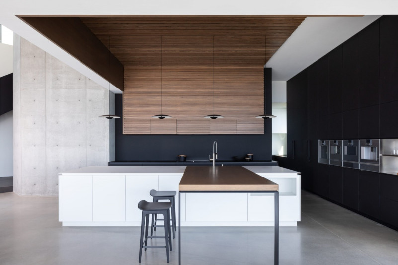 plush74 location film photo canada bc unique mountain oceanfront mountain view 2