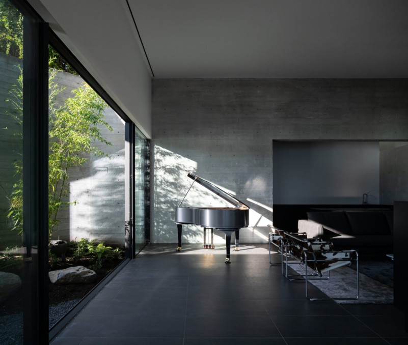 plush74 location film photo canada bc unique mountain oceanfront mountain view 8