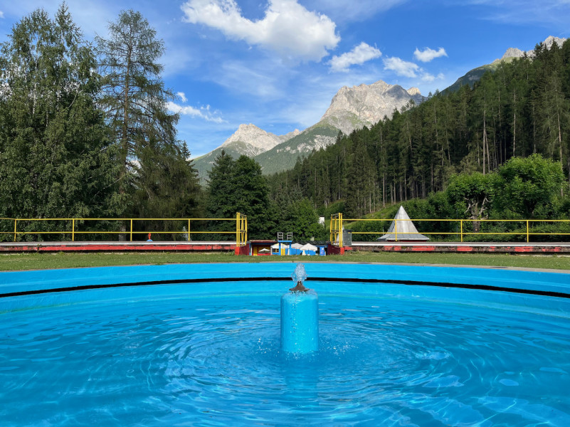 plush74 location foto film evento svizzera vulpera lido piscina all'aperto colore 73