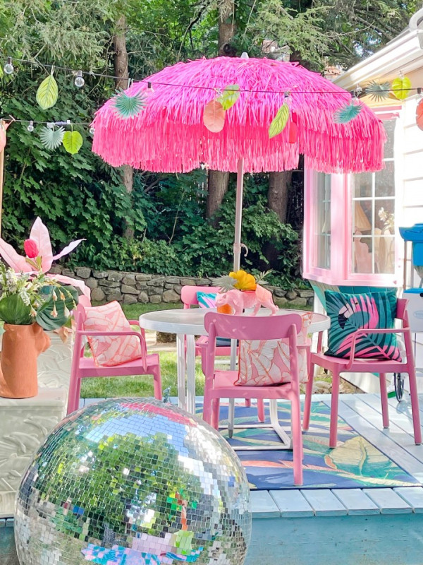 plush74 location photo film shop store pink colourful house danbury usa4