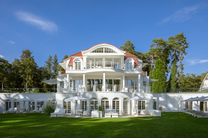 pluche74 luxe villa met uitzicht op het meer 34