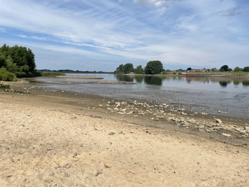 plush74 modern minimalistic countryside home 14