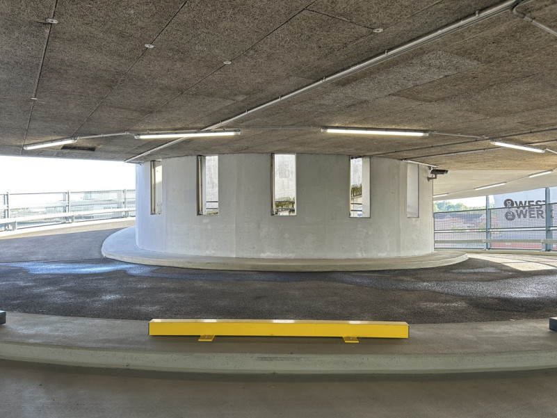 plush74 parkdeck hallen am borsigturm 20