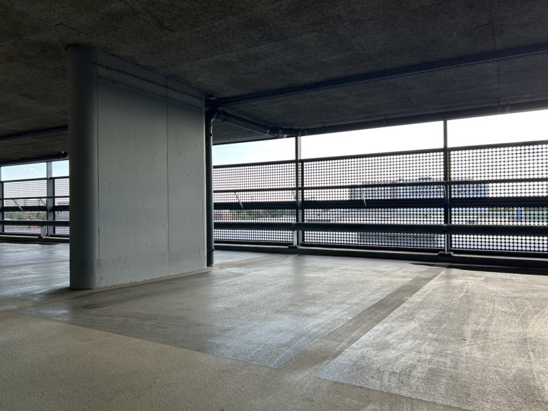 plush74 parkdeck hallen am borsigturm 29