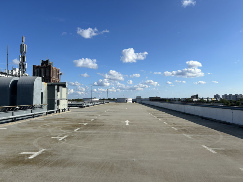 plush74 parkdeck hallen am borsigturm 35