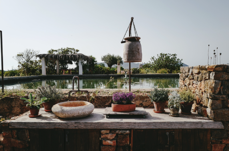 peluche74 alquiler producciones locaiton foto film granja ibiza spain00008