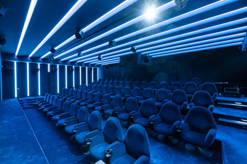 plush74 state of the art cinema 44