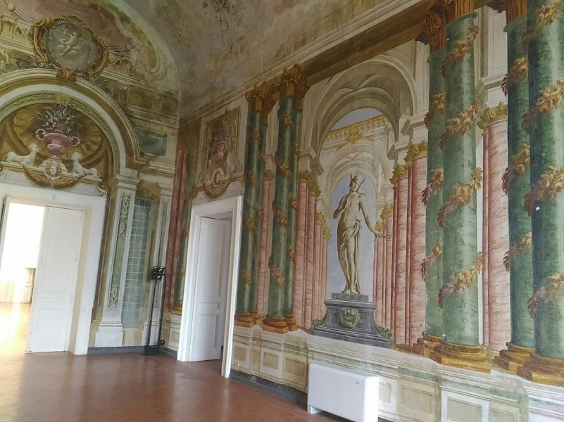 plush74 street scene in naples 13