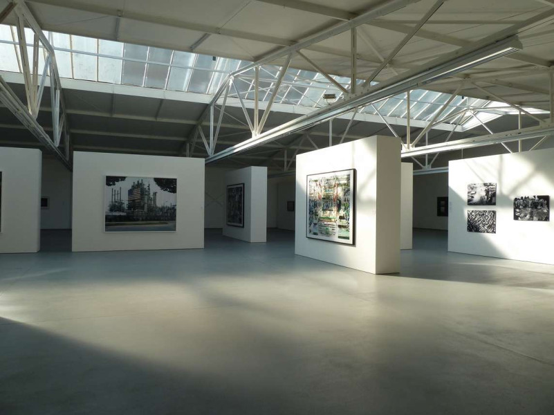 plush74 white out studios dusseldorf 1