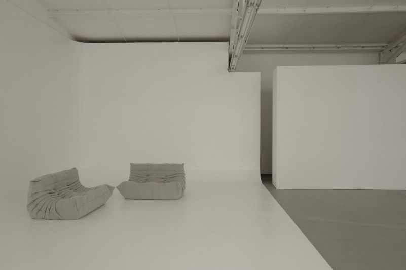 plush74 white out studios dusseldorf 4