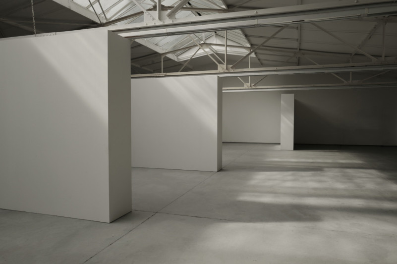 plush74 white out studios dusseldorf 6