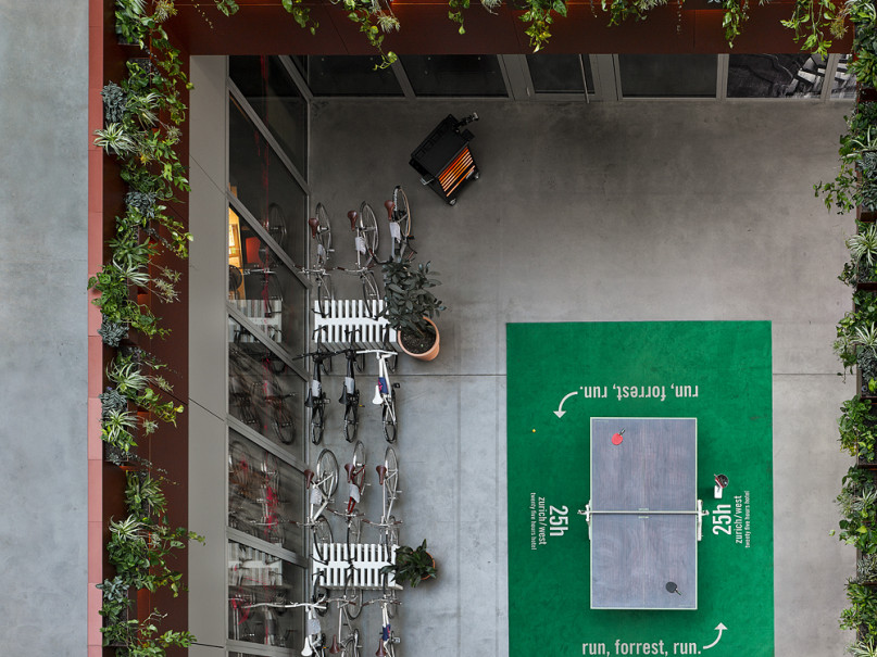 25h zurichwest stephanlemke events atrium small 3