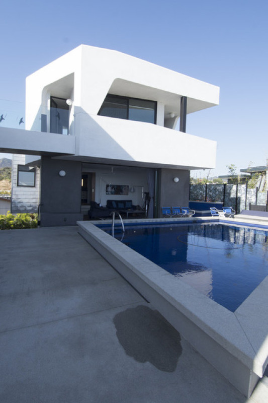 plus74 white vila usa la hollywood location12