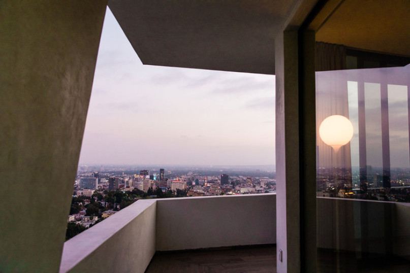 plus74 white vila usa la hollywood location22