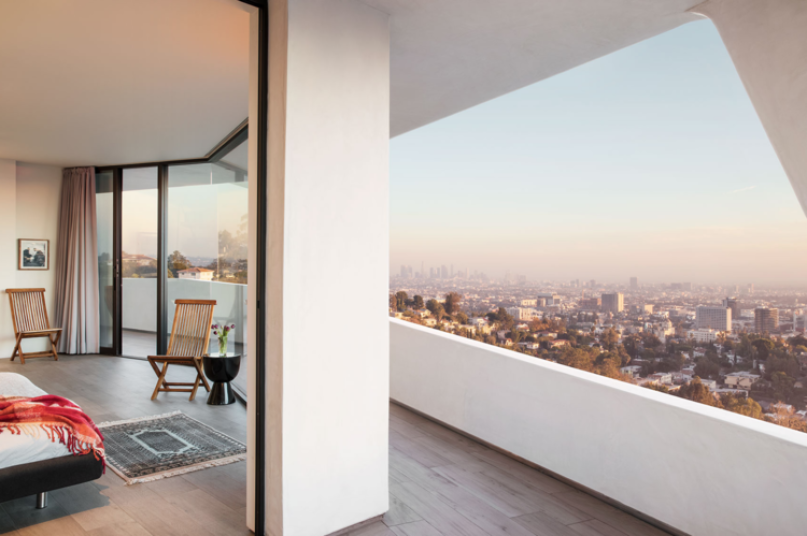 plus74 white vila usa la hollywood location44