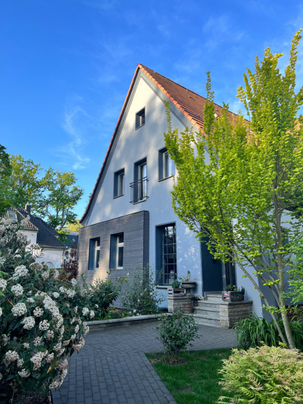plush74 1930s family house with garden in berlin 63