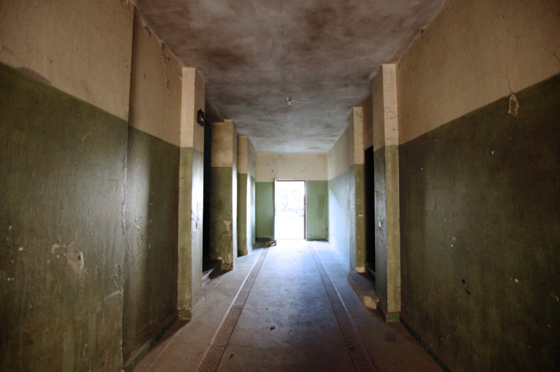 plush74 abandoned staircase 10 (4)