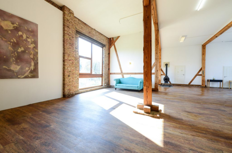 plush74 berlinarea germany melhof farm remise shooting event00016