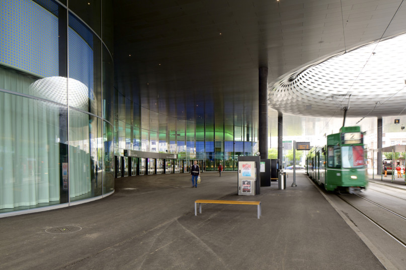 plush74 black fair venue basel 12