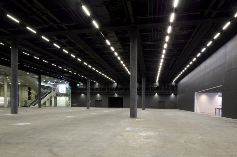 plush74 black fair venue basel 8