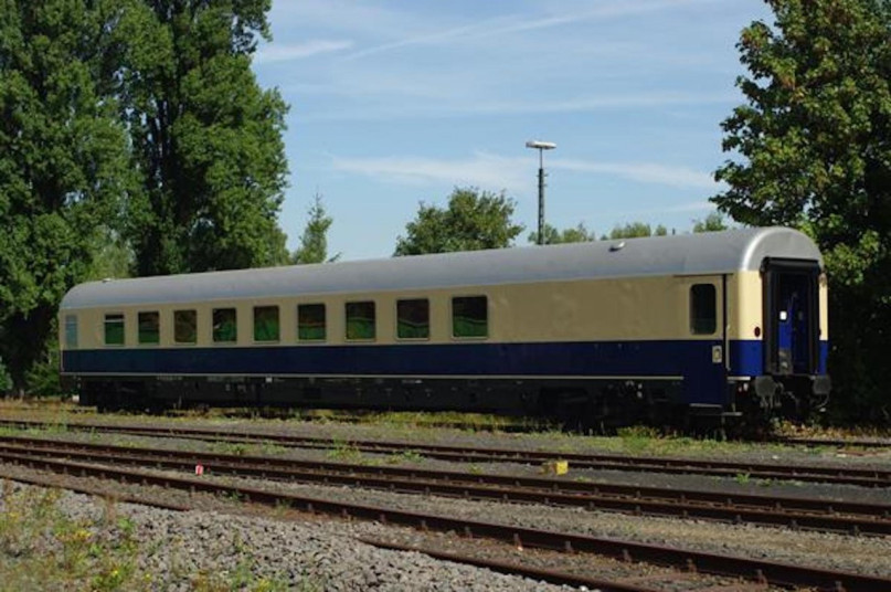 plush74 business restaurant train wagon 3