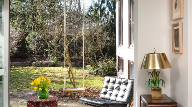 plush74 cinematic mid century designer retreat with garden views 8