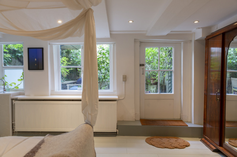 plush74 classic canal house location amsterdam 17