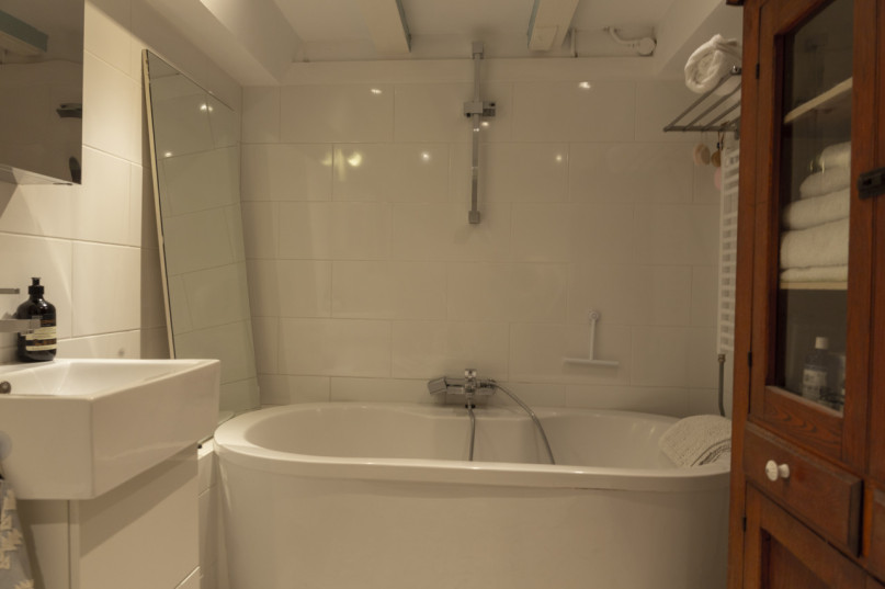 plush74 classic canal house location amsterdam 22