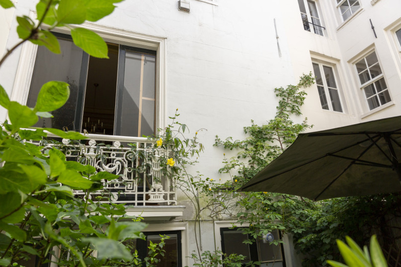 plush74 classic canal house location amsterdam 30