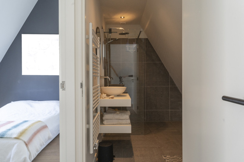 plush74 clean modern villa laren 40