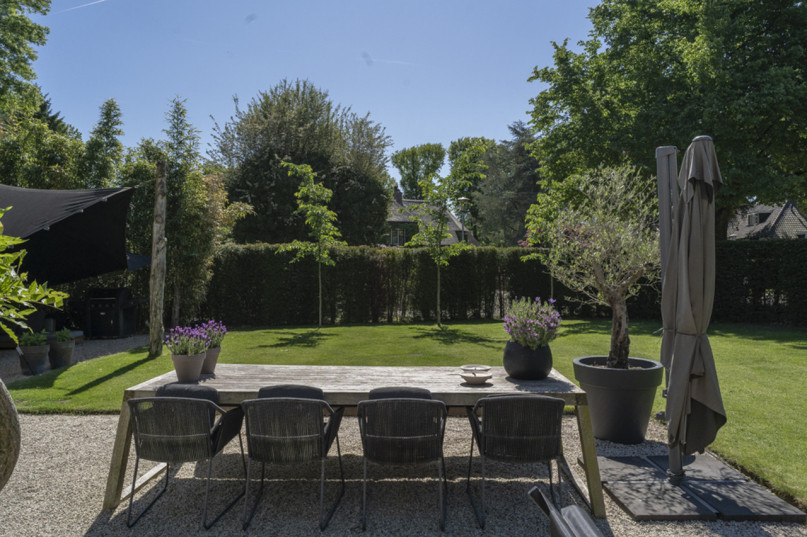 plush74 clean modern villa laren 44