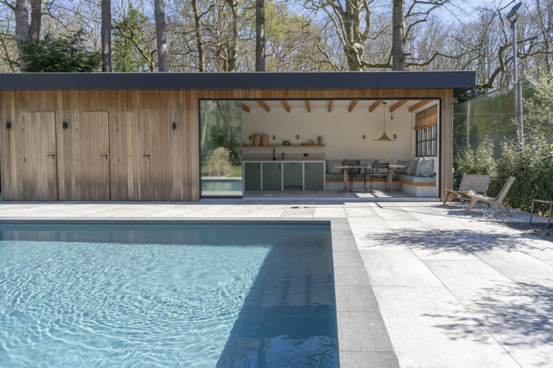 plush74 bunte Familienvilla overveen 102